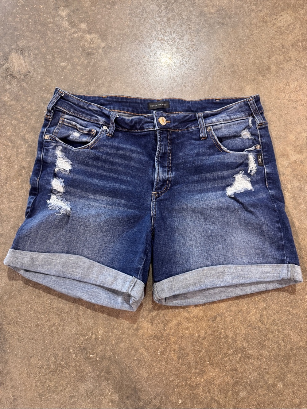 Silver Jeans Co Boyfriend Shorts Women’s 18 Distressed Cuffed Denim Dark Wash